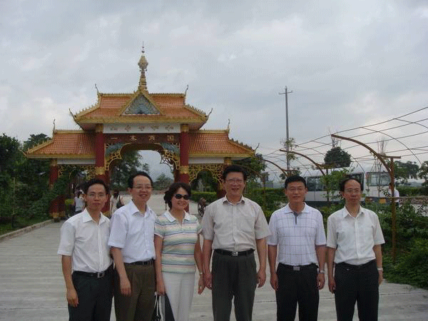 中央財經(jīng)領導小組辦公室經(jīng)貿(mào)組組長張松濤蒞臨西瑪電機視察指導工作。